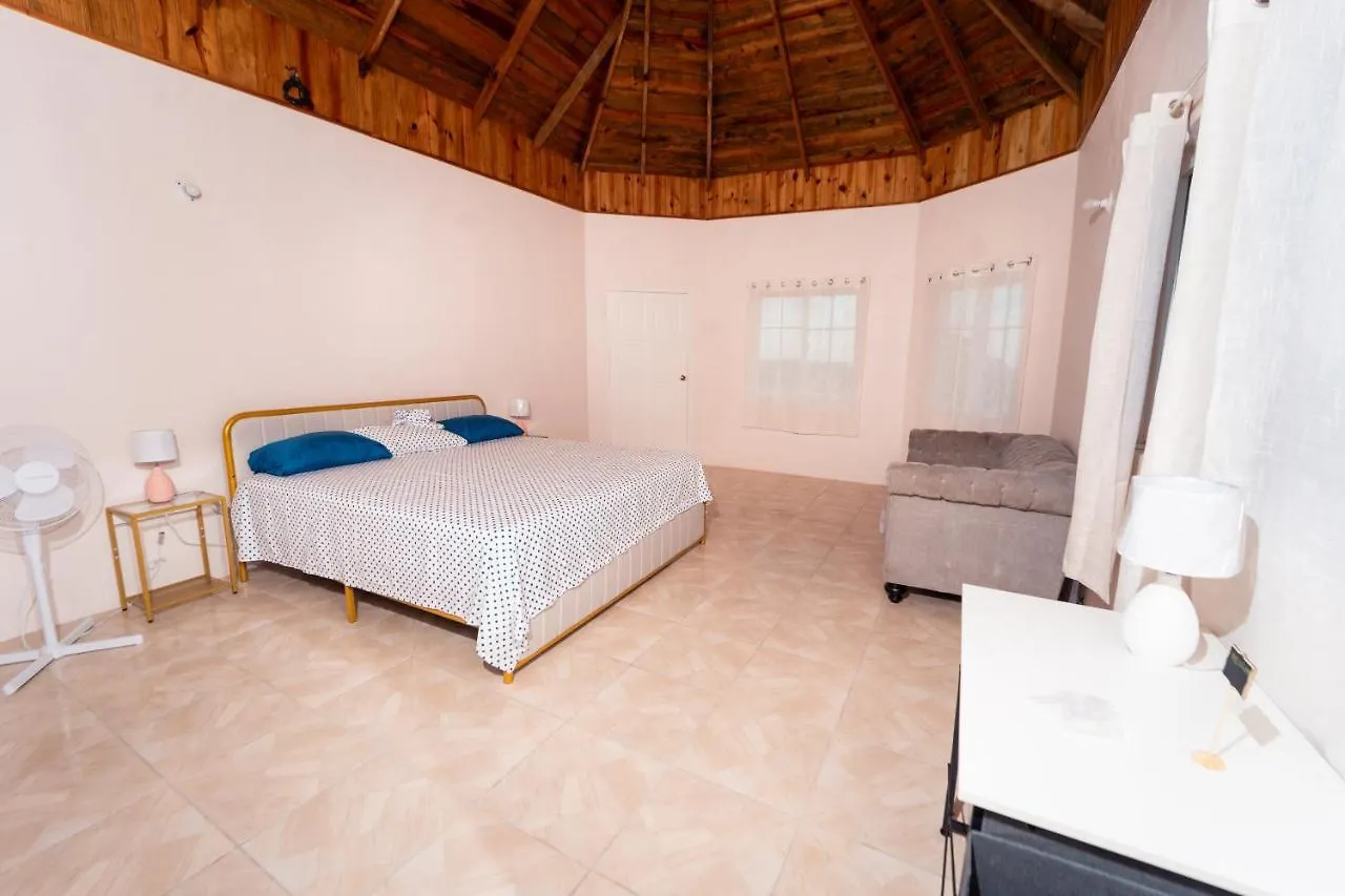 Belle Air Seaview- Entire Home Runaway Bay Villa